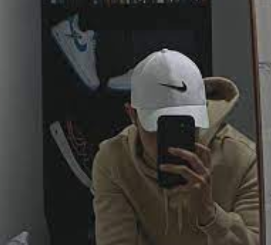 <em><strong>Paco M.</strong></em>